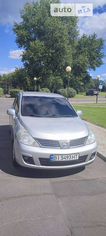 Nissan Tiida (2008)