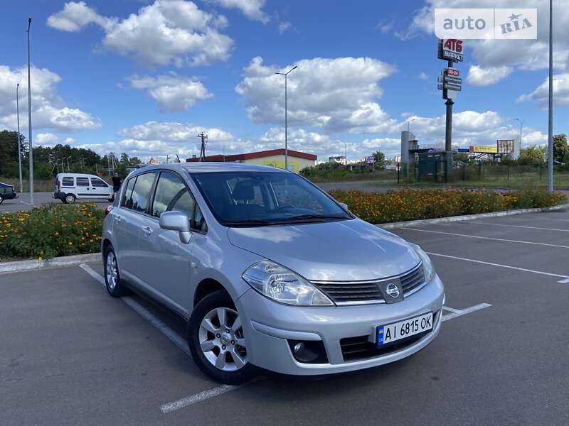 Nissan Tiida (2008)