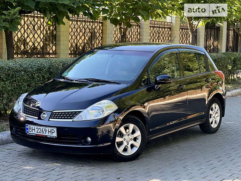 Nissan Tiida (2008)