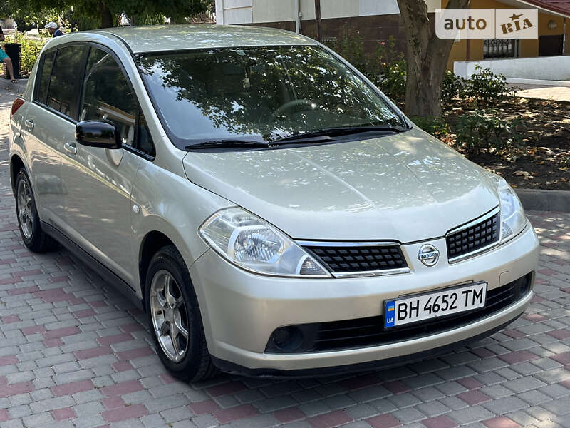 Nissan Tiida (2007)