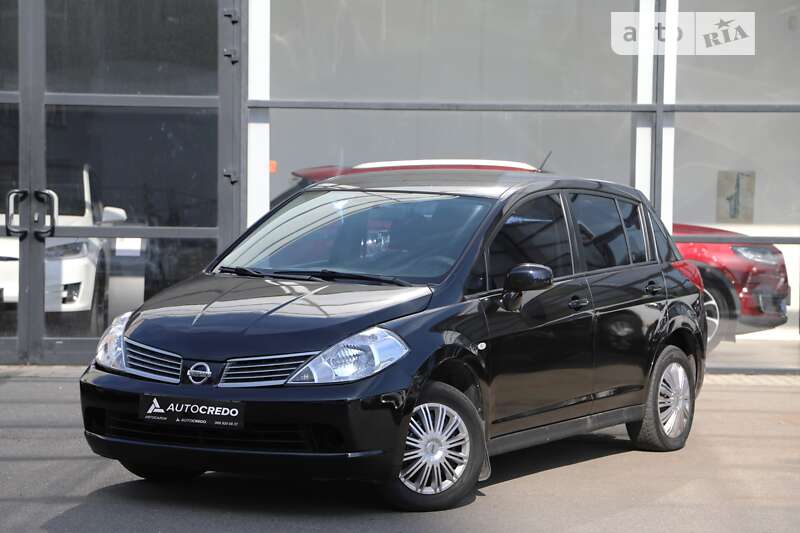 Nissan Tiida (2007)