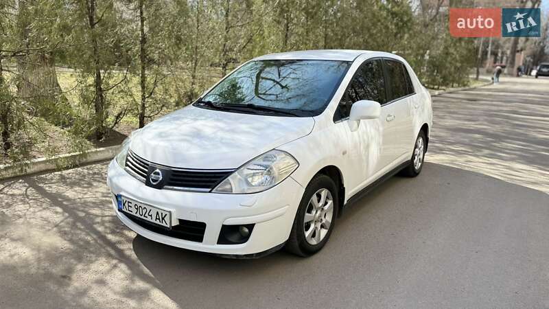 Nissan Tiida (2008)