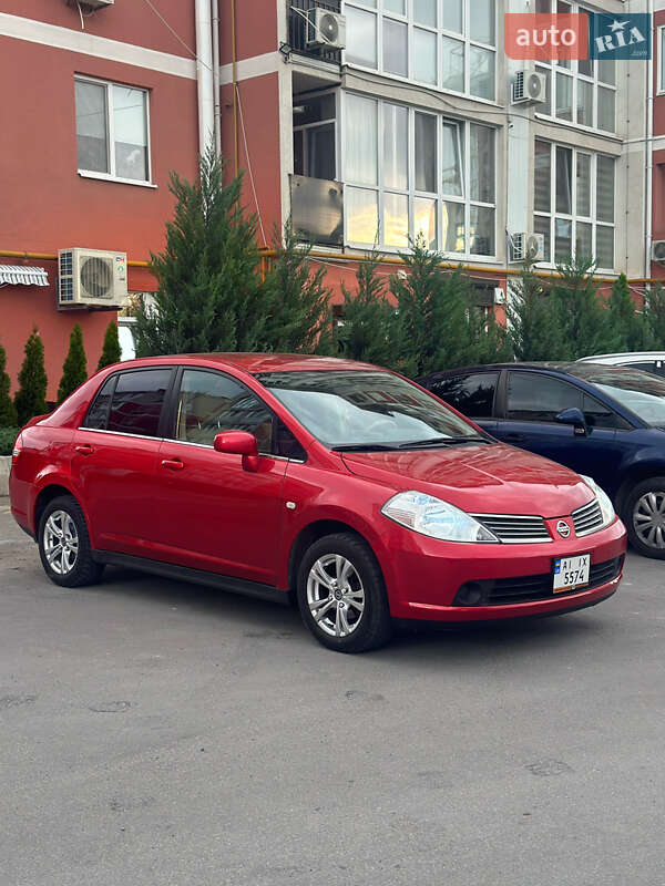 Nissan Tiida (2006)