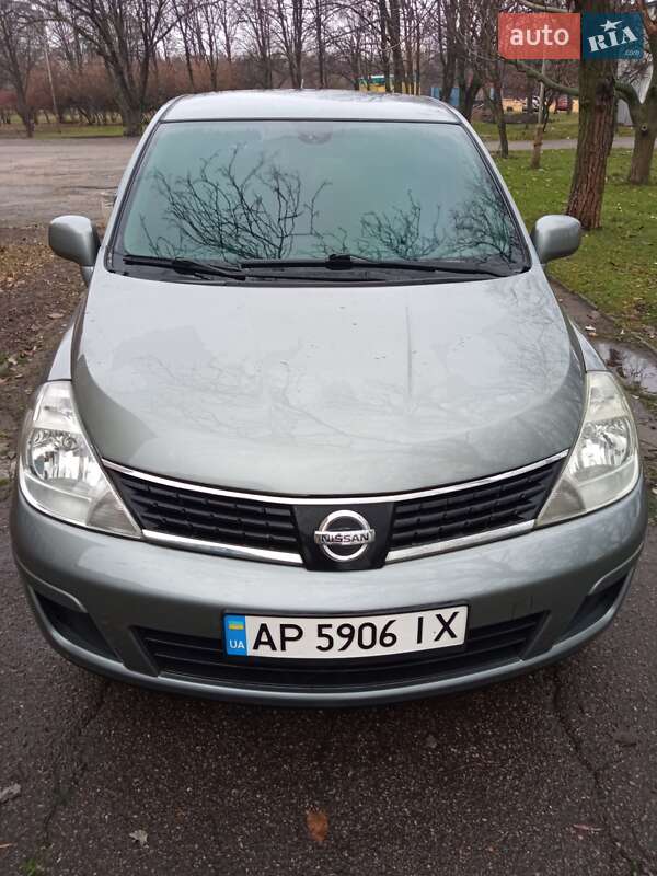 Nissan Tiida (2008)