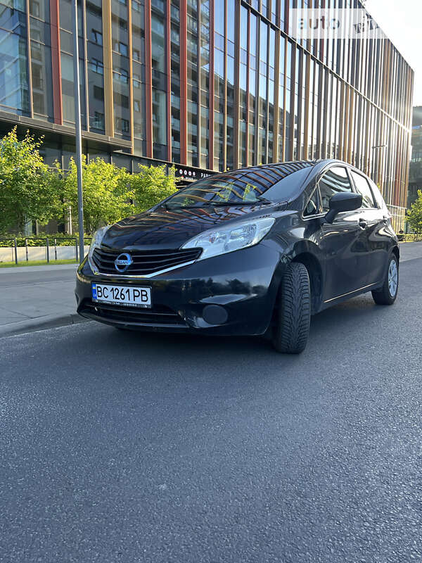 Nissan Versa note (2017)