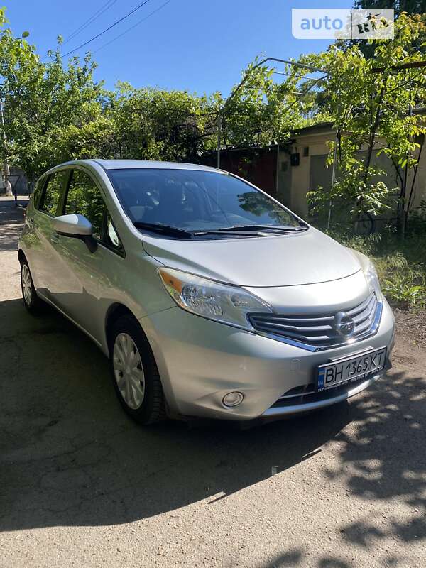 Nissan Versa note (2014)