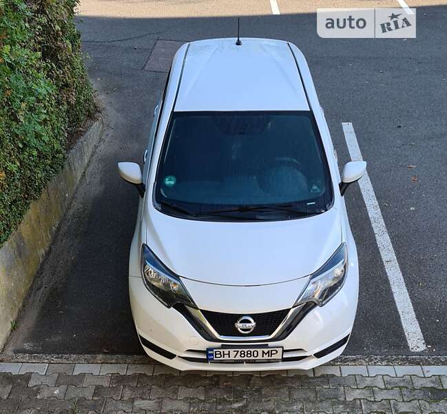 Nissan Versa note (2017)
