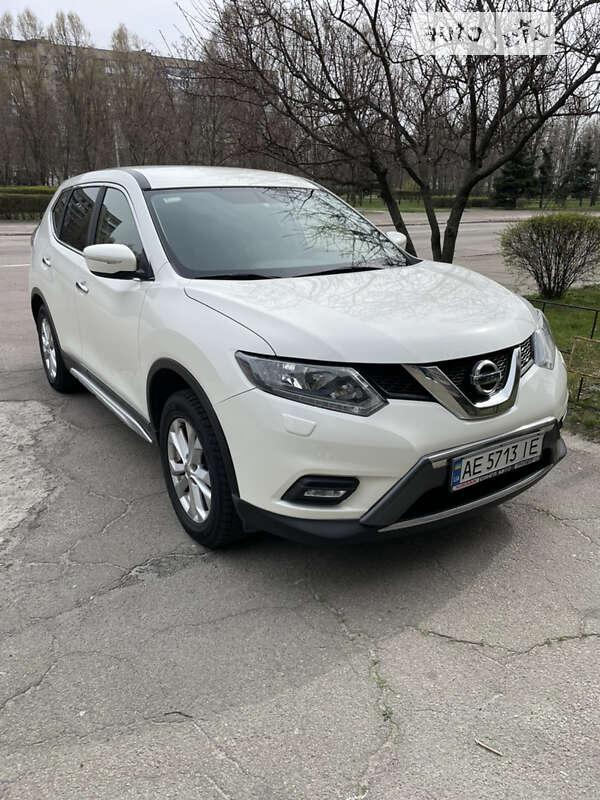 Nissan X-trail (2017)