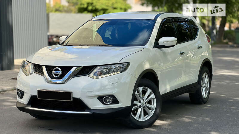 Nissan X-trail (2015)