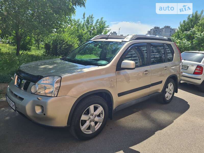 Nissan X-trail (2010)