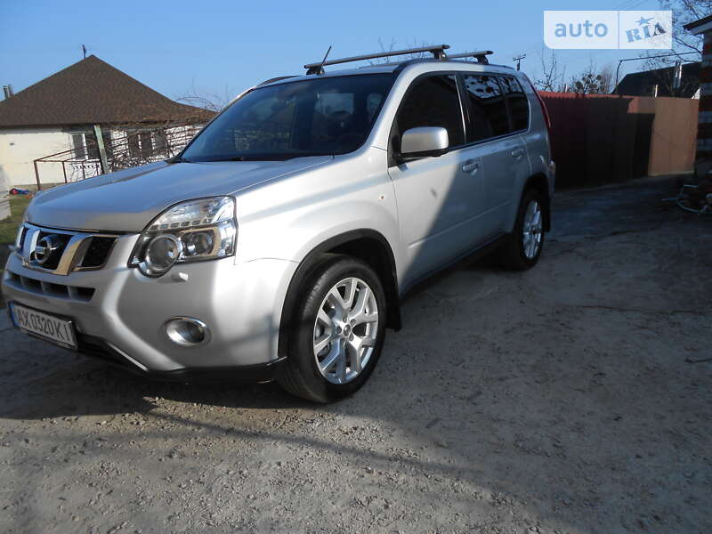 Nissan X-trail (2012)