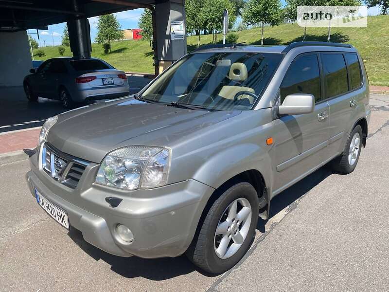 Nissan X-trail (2003)