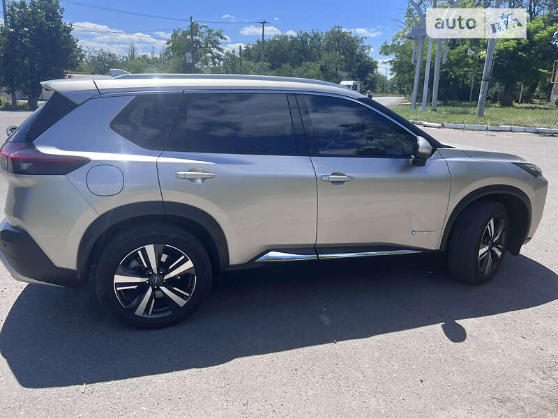 Nissan X-trail (2023)