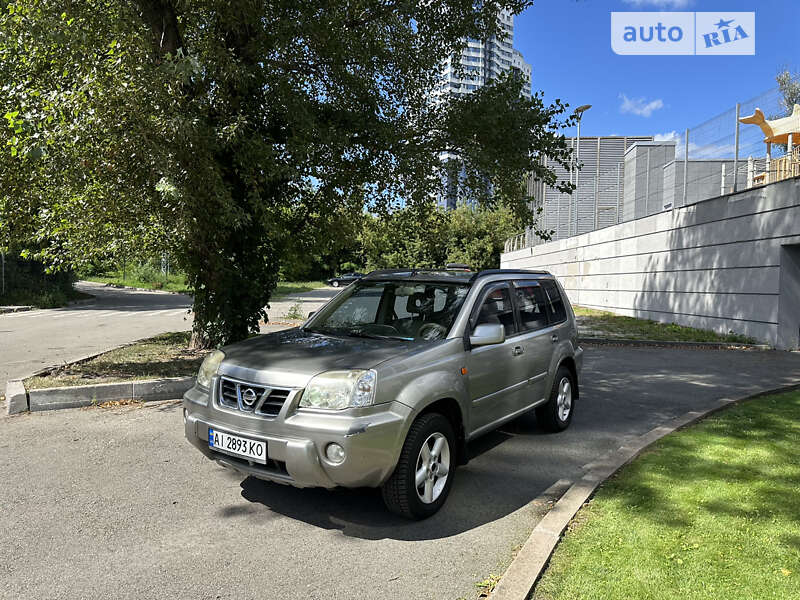 Nissan X-trail (2003)
