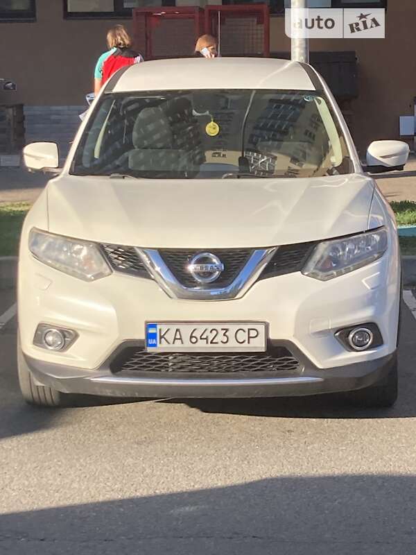 Nissan X-trail (2016)