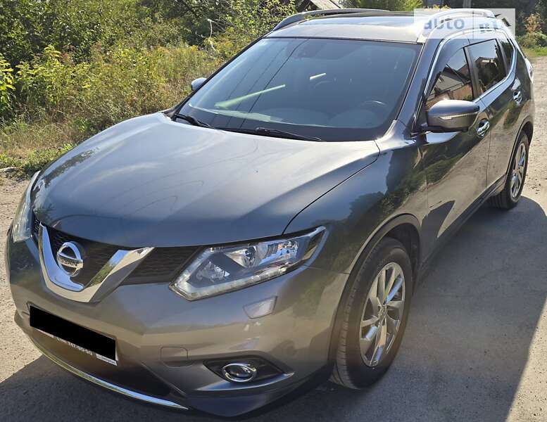 Nissan X-trail (2015)