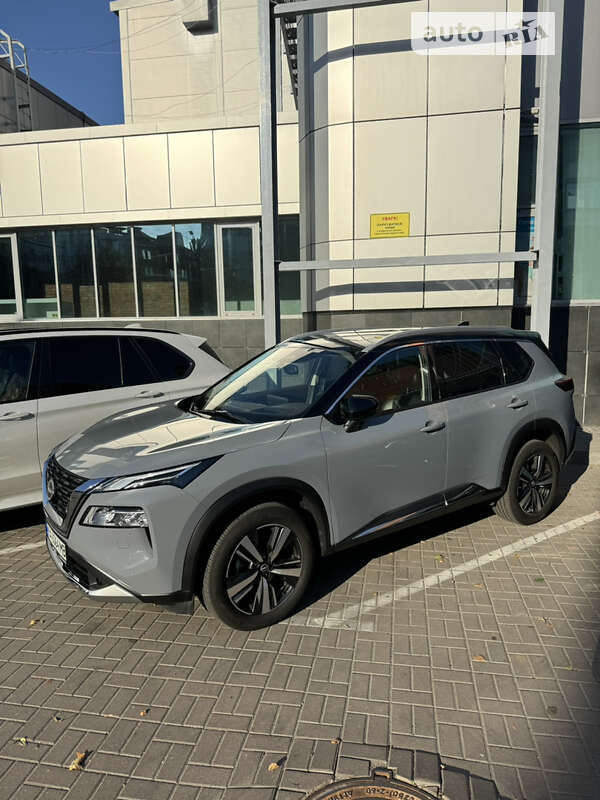 Nissan X-trail (2023)