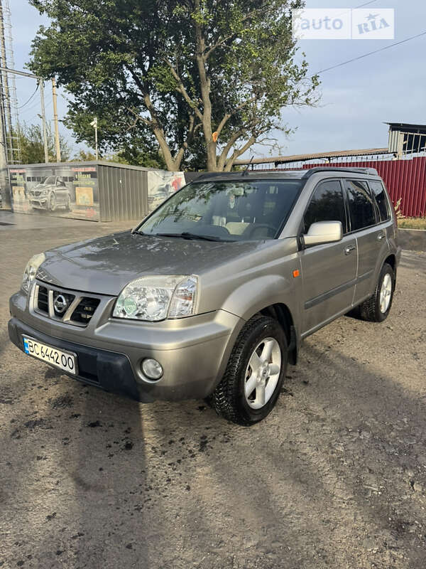 Nissan X-trail (2002)