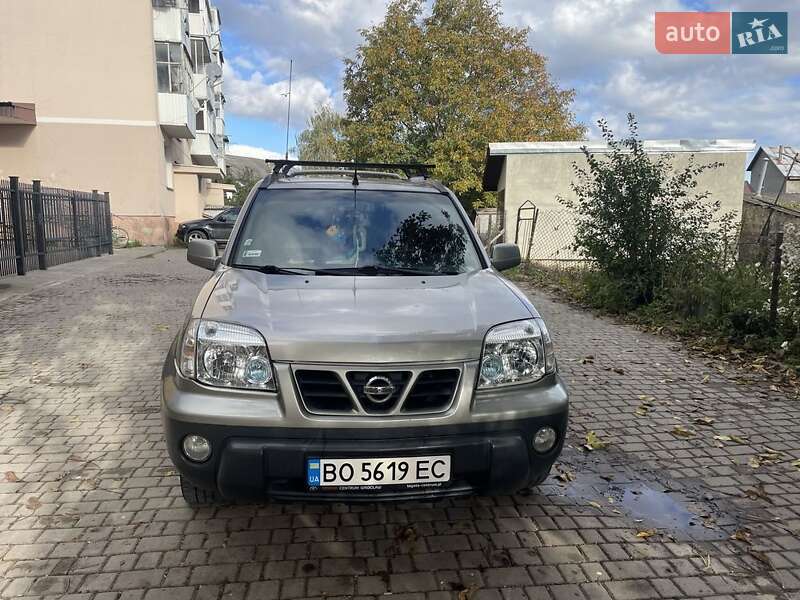 Nissan X-trail (2002)
