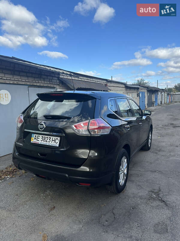 Nissan X-trail (2015)