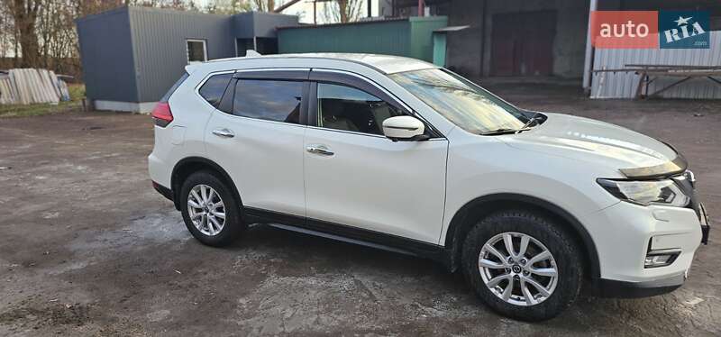 Nissan X-trail (2019)