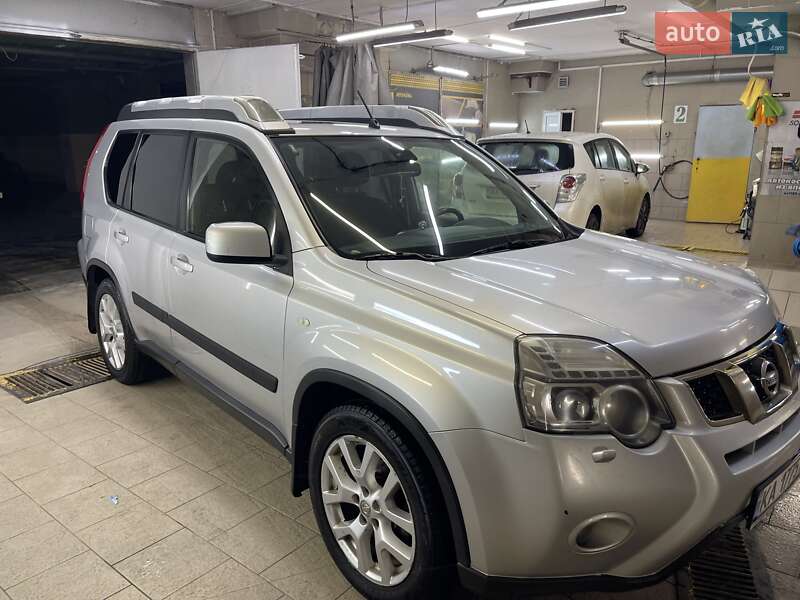 Nissan X-trail (2012)