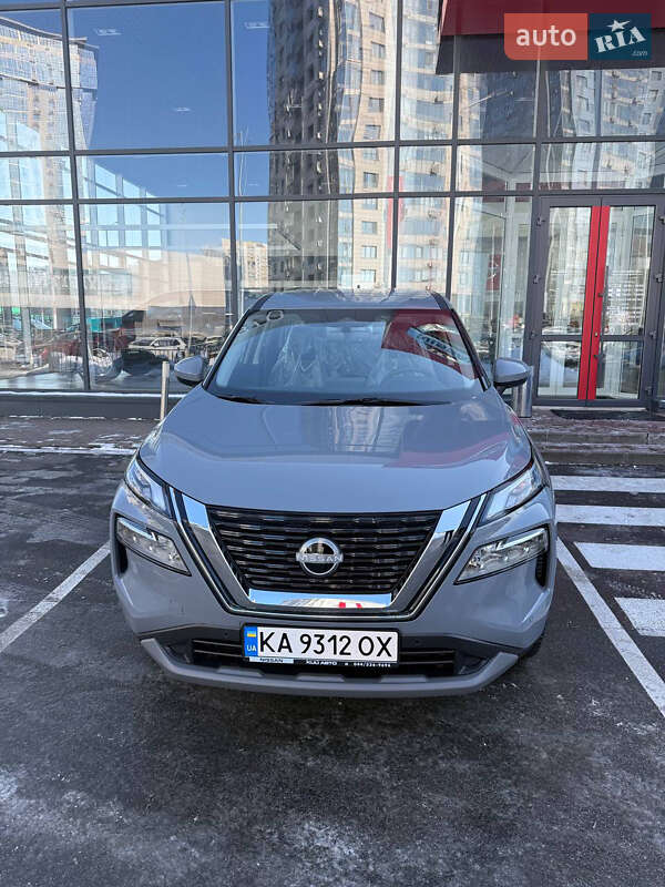 Nissan X-trail (2024)