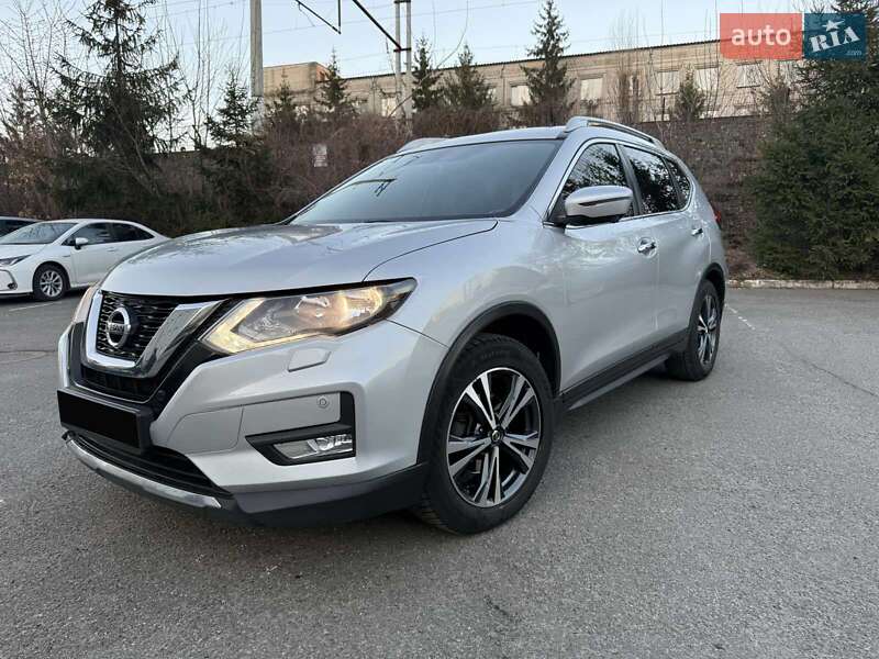 Nissan X-trail (2017)