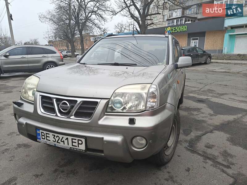 Nissan X-trail (2003)