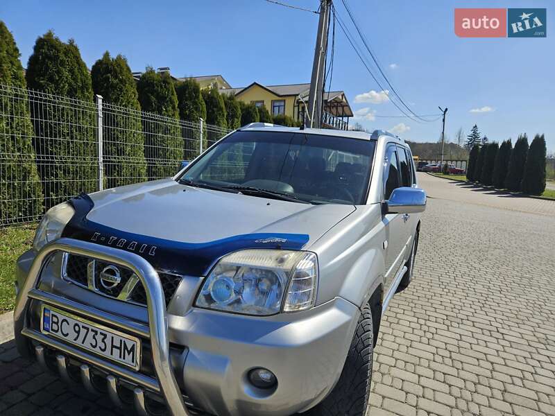 Nissan X-trail (2003)