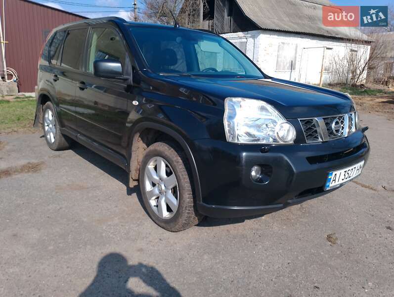 Nissan X-trail (2010)