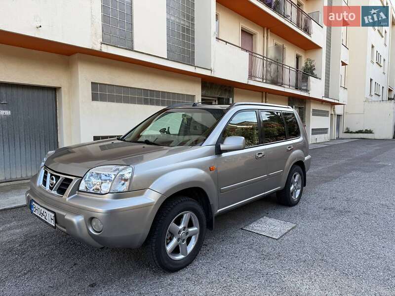 Nissan X-trail (2003)