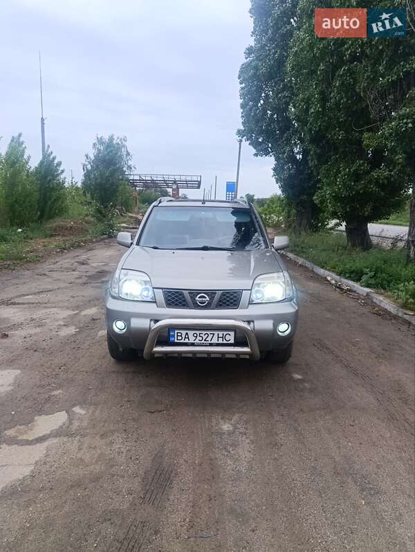 Nissan X-trail (2005)