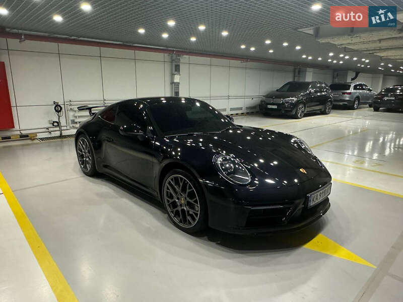 Porsche 911 (2023)