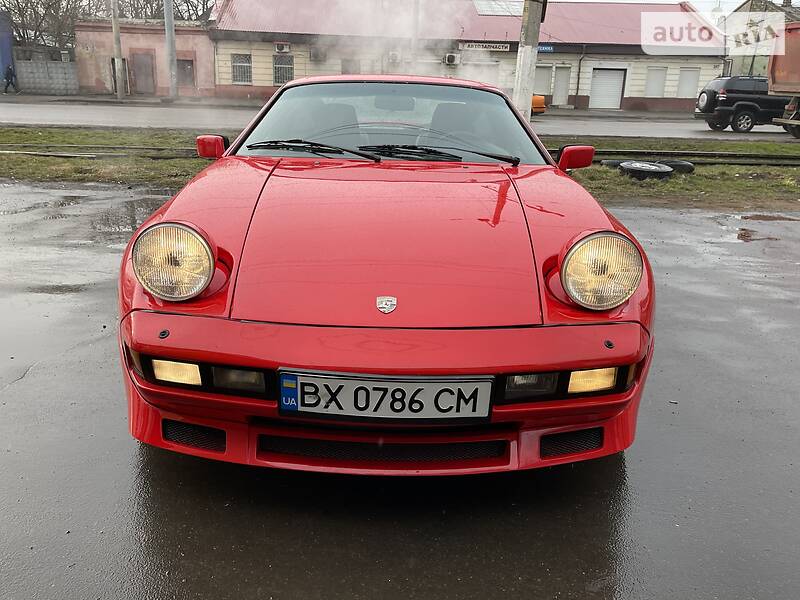 Porsche 928 (1983)