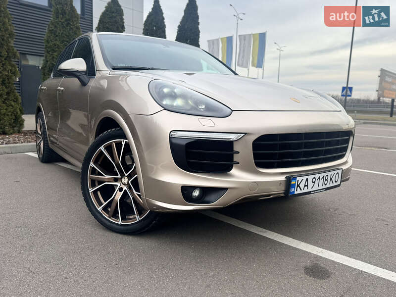 Porsche Cayenne (2015)
