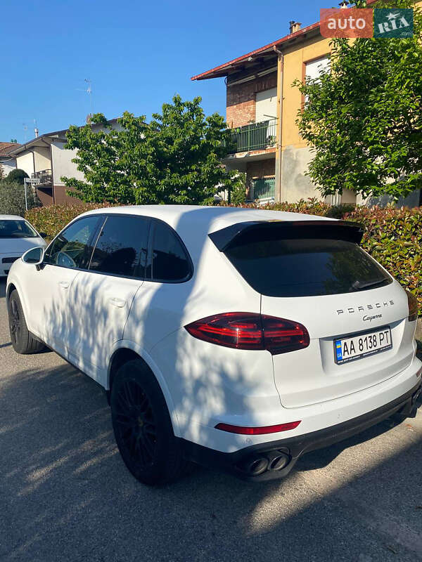 Porsche Cayenne (2017)