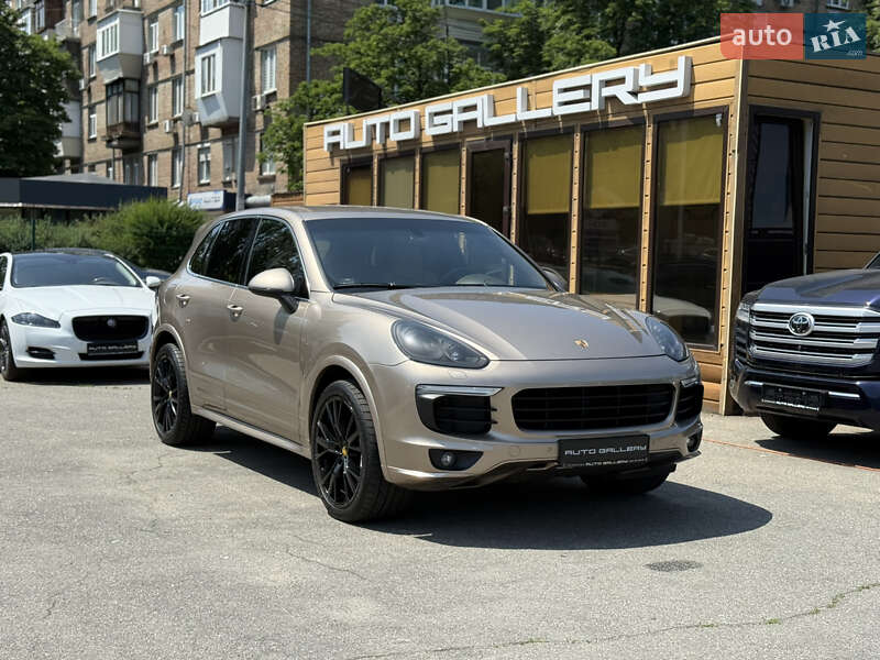 Porsche Cayenne (2015)