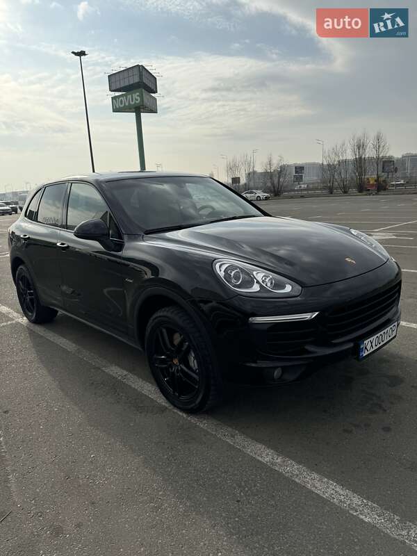 Porsche Cayenne (2016)