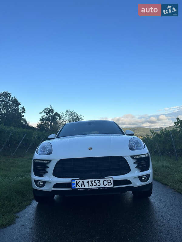 Porsche Macan (2015)