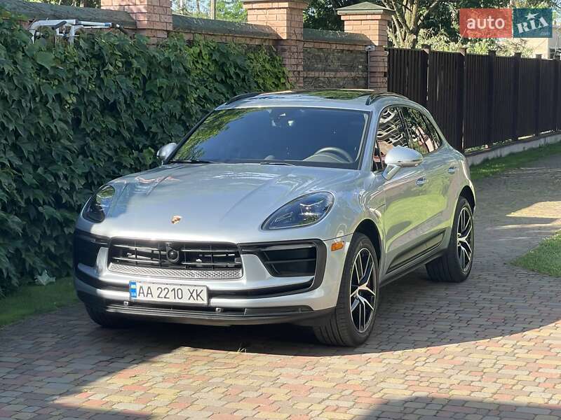 Porsche Macan (2023)