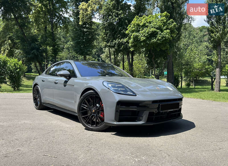 Porsche Panamera (2024)