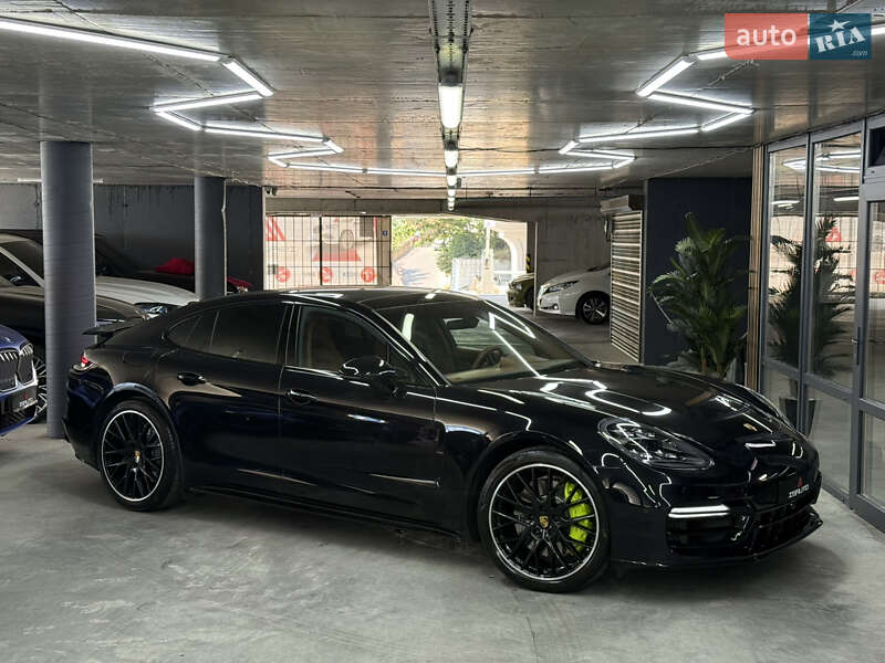Porsche Panamera (2021)