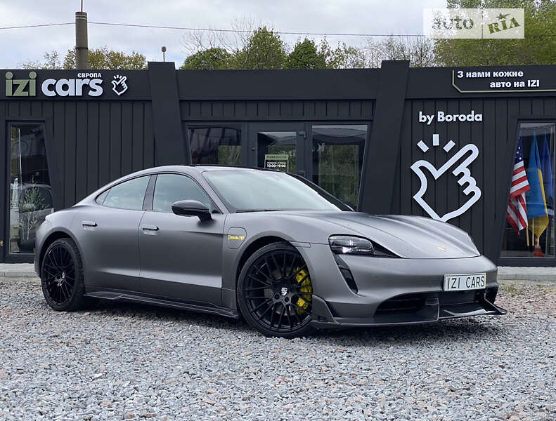 Porsche Taycan (2021)