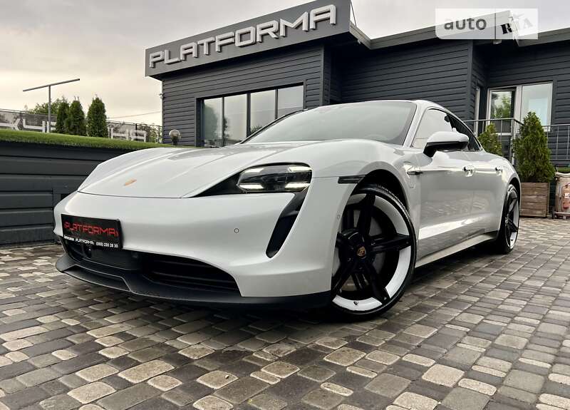 Porsche Taycan (2020)