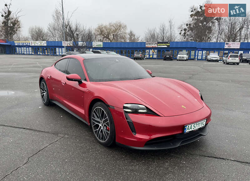 Porsche Taycan (2022)