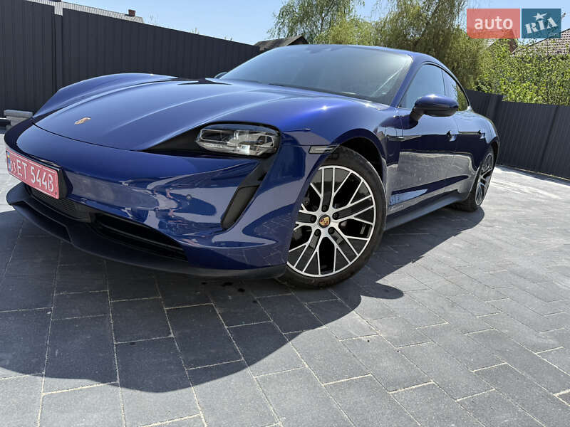 Porsche Taycan (2021)