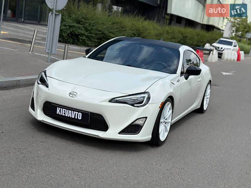 Scion Fr-s (2015)
