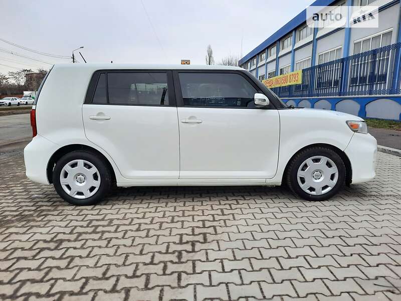 Toyota Scion (2013)
