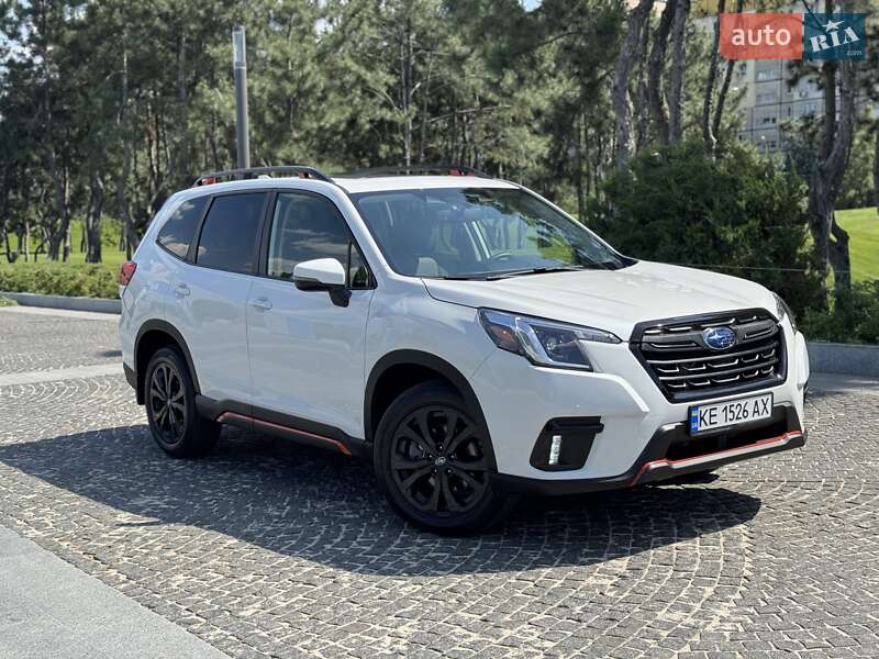 Subaru Forester (2023)